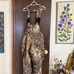 Cabelas Dry Plus Camouflage Winter Insulated Bibs